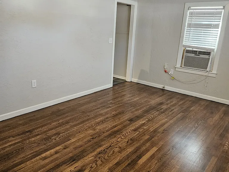 4952 W 1st St — Photo 5