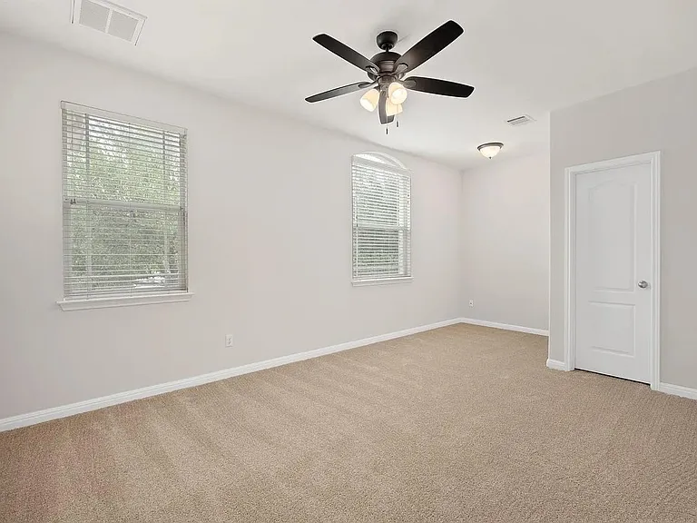 703 S Frontier Ln — Photo 32