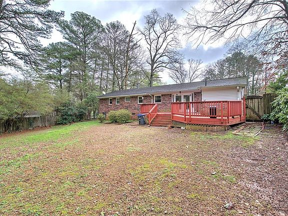 4th image of 2191 Sun Valley Dr SE