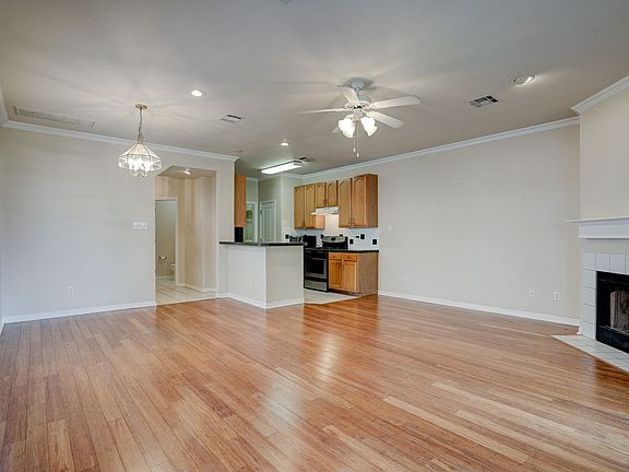 5th image of 4502 Avenue B #B