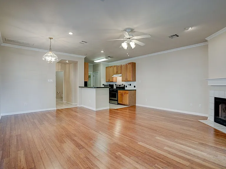4502 Avenue B #B — Photo 5