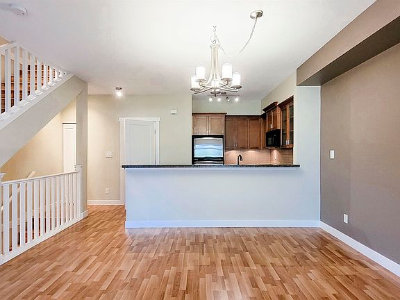4th image of 7388 Macpherson Ave #74