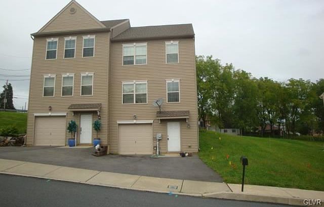 1st image of 403 E 7th St