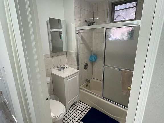 5th image of 1619 Palisade Ave APT 3R