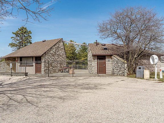 5th image of 621 Lake Summerset Rd