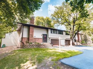 10752 Cavell Rd, Bloomington, MN 55438