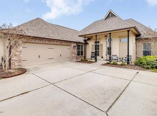 107 Harton Rd, Youngsville, LA 70592