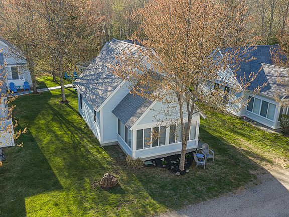 3rd image of 454 Post Road #137