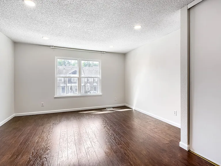 4177 Charleston Dr — Photo 16