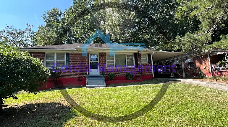 Charming 3 Bedroom Near Downtown. — Photo 2