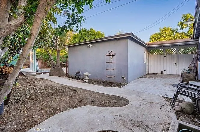 11045 Howard St — Photo 18