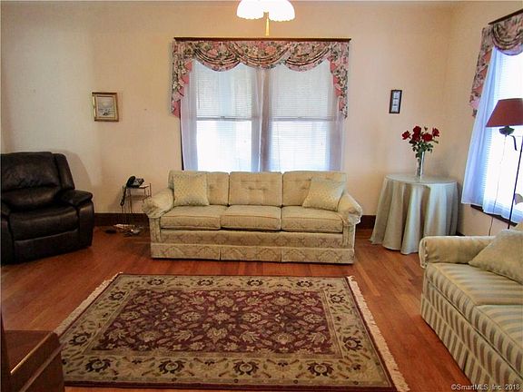 3rd image of 50 Pardee Pl