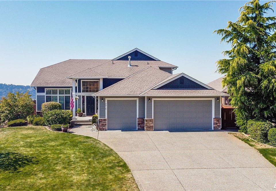 Located in a quiet cul de sac and boasting expansive valley views and beyond, this home has is all!