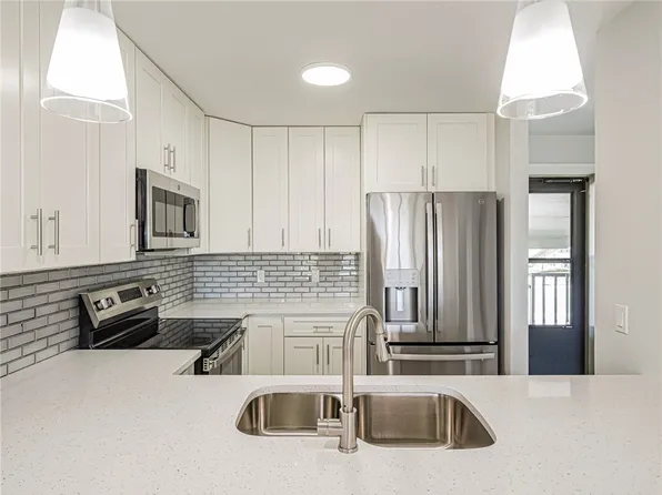26 Plantation Dr APT 202, Vero Beach, FL 32966