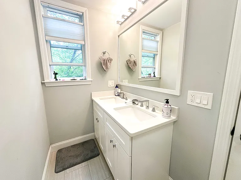 77 Torrey St #2 — Photo 10