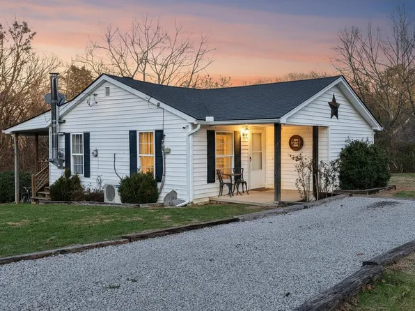 2823 Dreyfus Rd, Waco, KY 40385