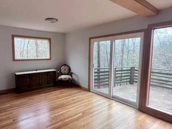 111 Mason Ln, Oak Ridge, TN 37830