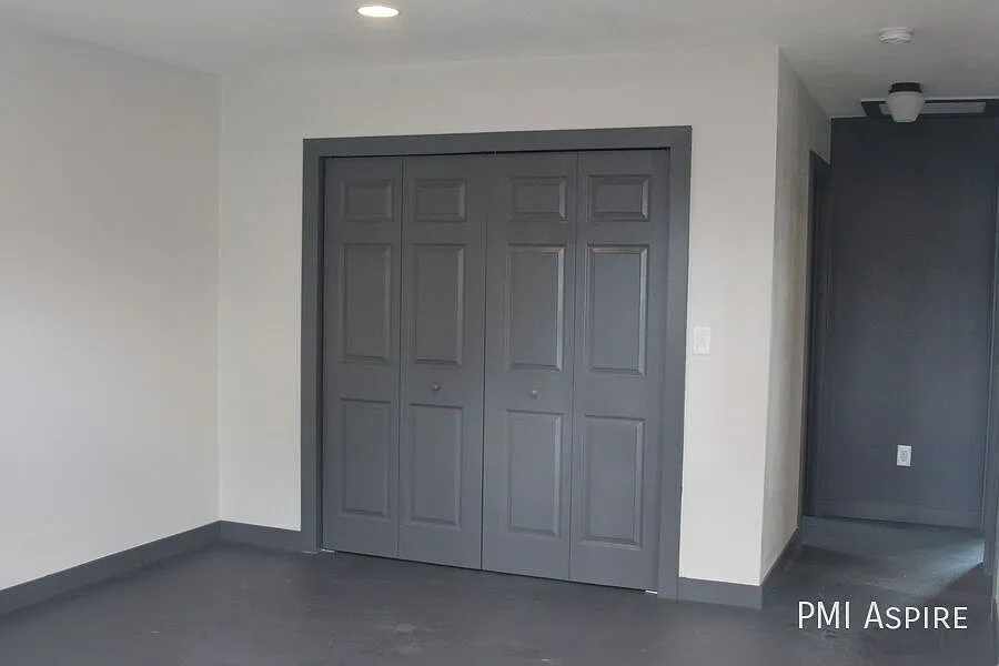 2 bed, 1.0 bath, $1,350 — Photo 4