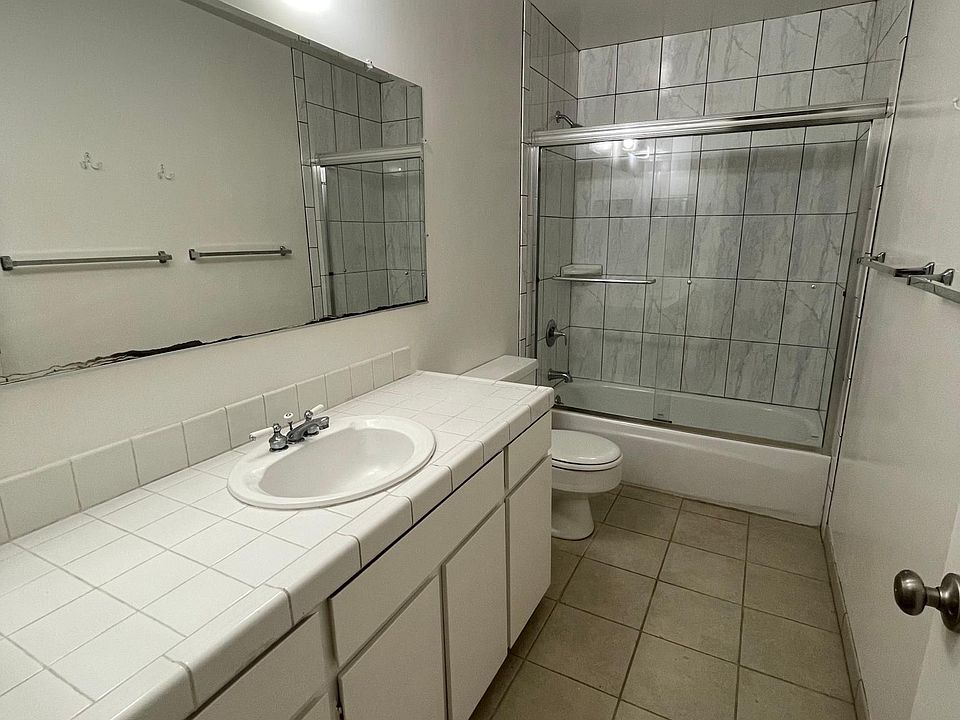 1st image of 719 W Fremont Ave