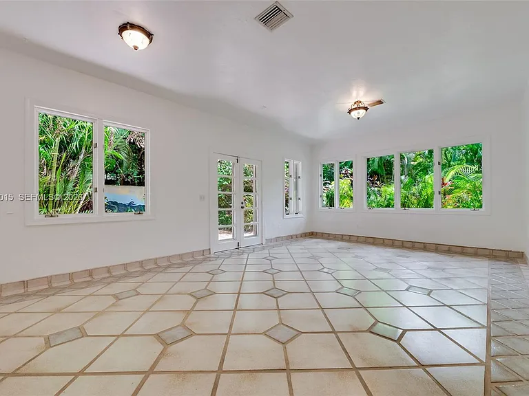 3797 El Prado Blvd — Photo 9