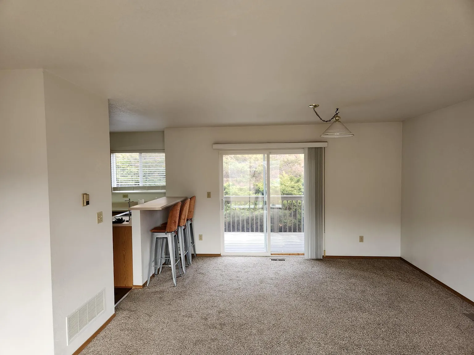 2 bed, 1.5 bath, 1400 sqft, $2,200 — Photo 4