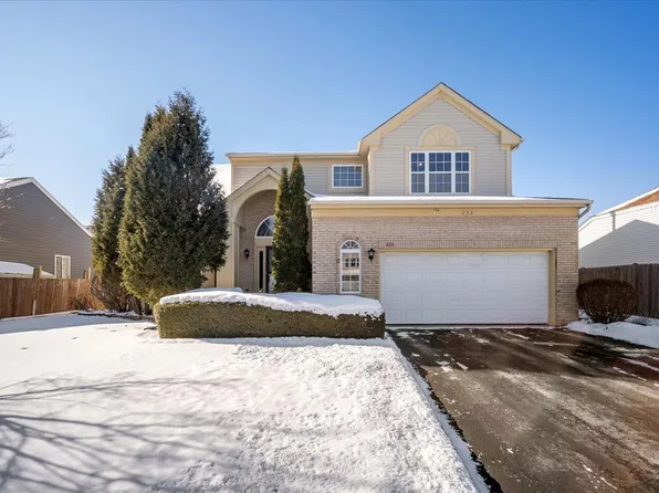 233 Wildflower Ln, Round Lake Beach, IL 60073