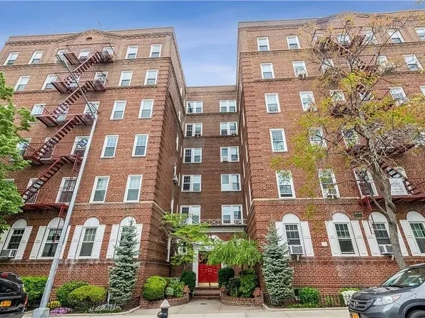 243 78th St APT 4E, Brooklyn, NY 11209