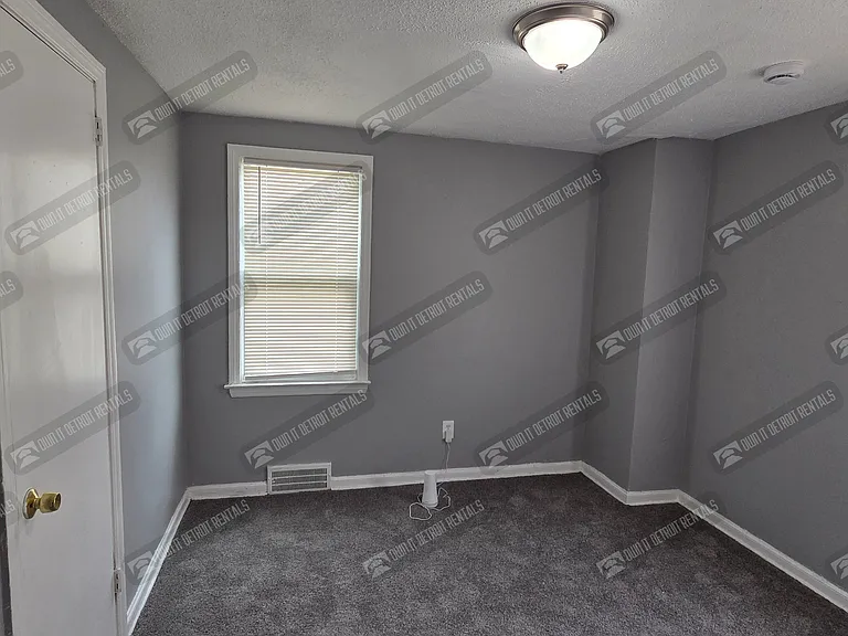 5293 Berkshire St — Photo 13