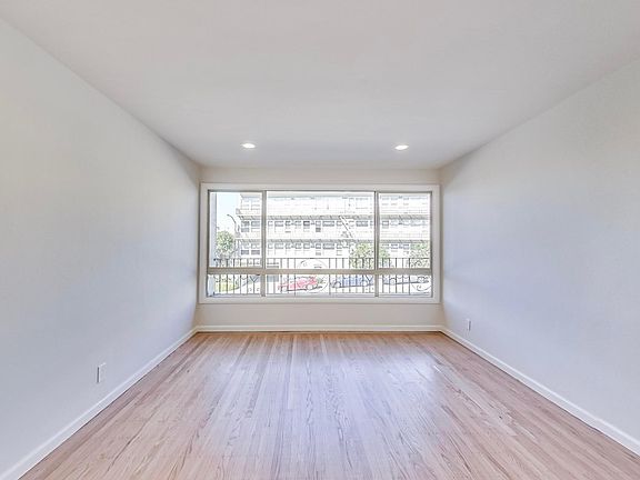 3rd image of 415 Euclid Ave #3