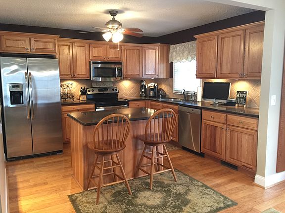 3rd image of 106 Springhollow Dr