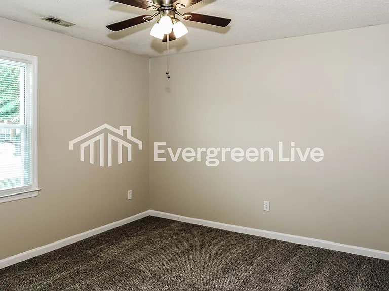229 Cedar Creek Cir — Photo 12