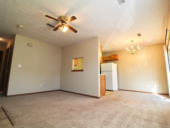 4th image of 940 Stewart St #8401657