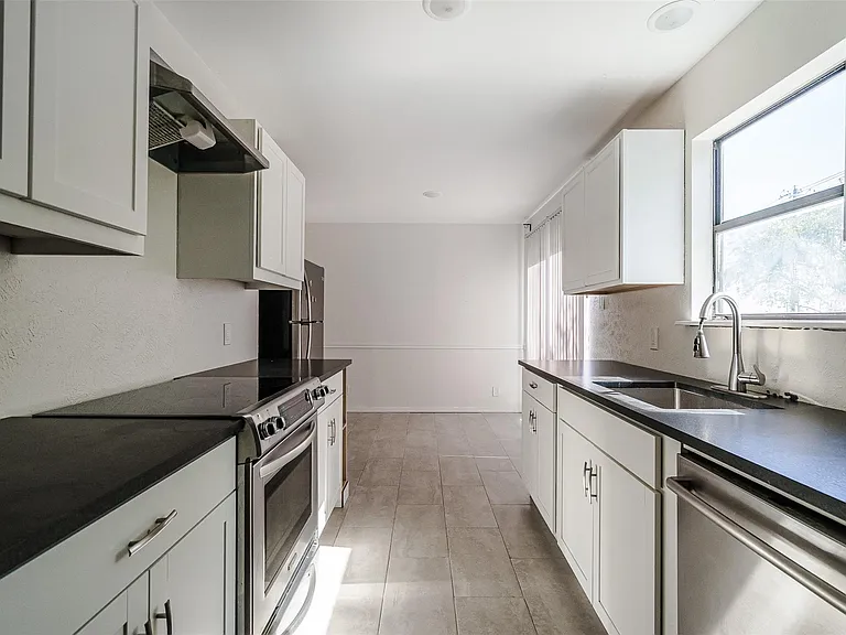 2106 Lamplight Village Cir #A — Photo 3