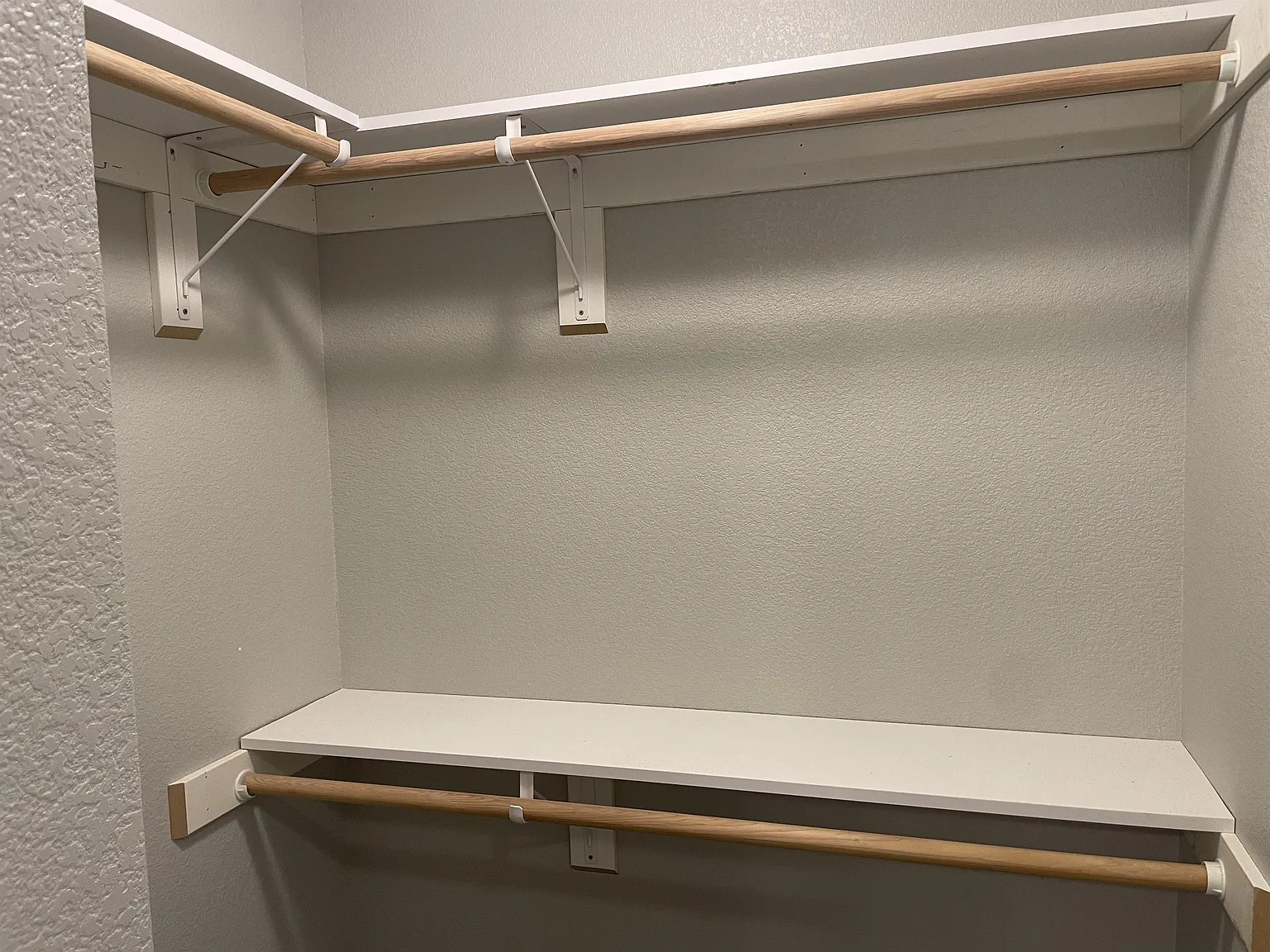 408 Yelner Drive - 1 — Photo 2