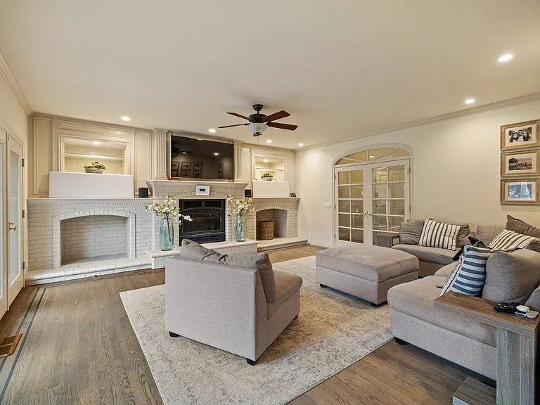 470 Eastin Dr — Photo 4