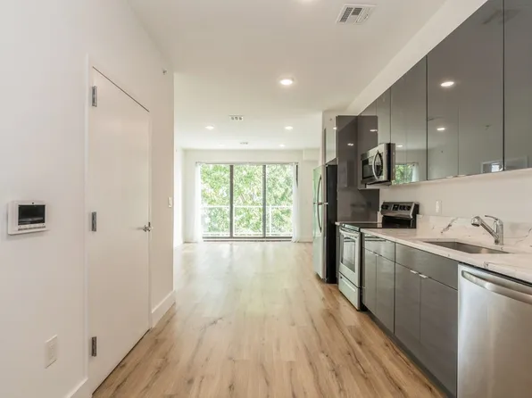 28-26 Vroom Street image 7 of 30