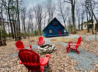 116 Pine Knob Cir, Hawley, PA 18428