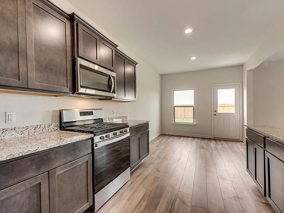2nd image of 1912 Pondera St