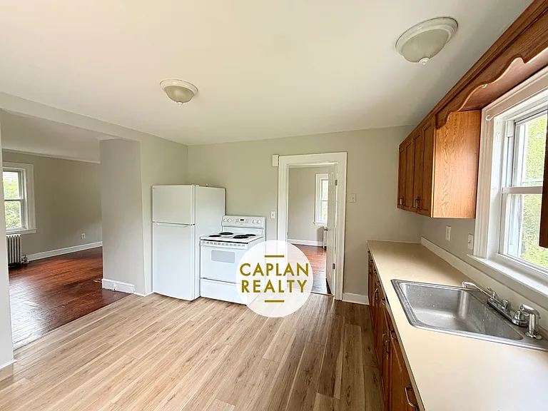 685 Newhall St — Photo 6