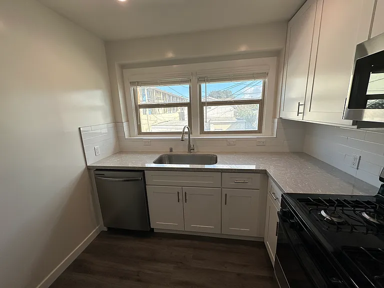 2212 Pine Ave #2212 — Photo 10