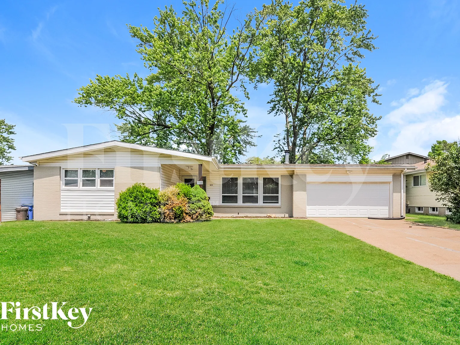 3 bed, 1.5 bath, 1253 sqft, $2,105 — Photo 1