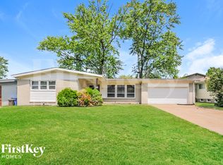 3245 Santiago Dr, Florissant, MO 63033