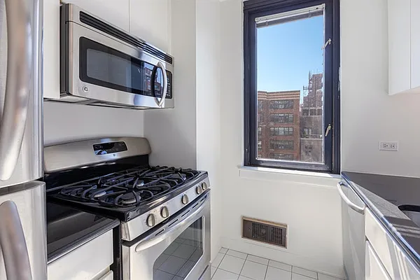 Rented by Brown Harris Stevens | media 4