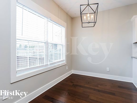 4th image of 3496 Oak Creek Dr