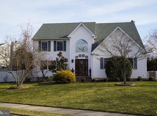 8 Old Rd, Monroe Township, NJ 08831