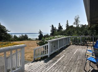 8114 Pebble Ct, Clinton, WA 98236