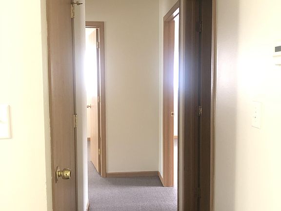 5th image of 914 Southmoor Ln