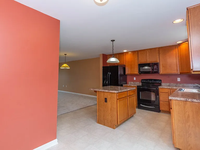 228 Morlatt Ln — Photo 11