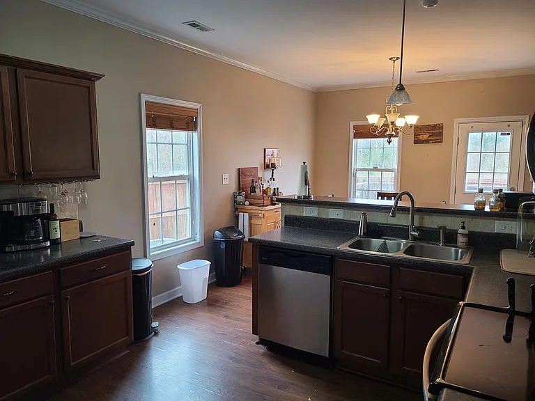 302 Bonnie Ct — Photo 12