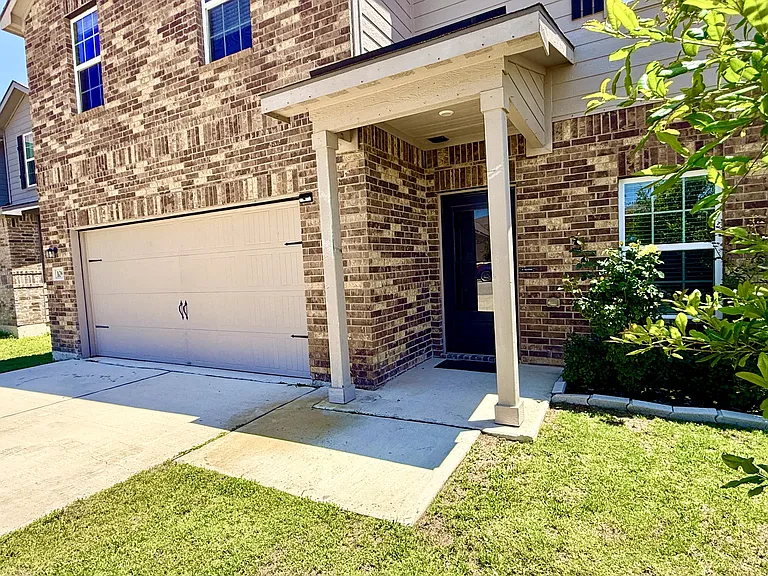 109 Sunnymeade Ln — Photo 2